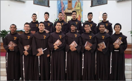 Biarawan Fransiskan - Gambar: ofm-indonesia.com