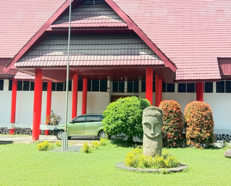 Halaman depan Museum Sulawesi Tengah di Kota Palu. Doc Pri