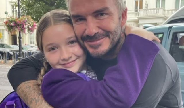 David Beckham memeluk Harper, putri bungsunya saat berangkat ke sekolah setelah selama pandemi bersekolah daring | Foto: IG: victoriabeckham