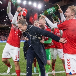 Para pemain laskar De Rod Hvide,julukan timnas Denmark merayakan kelolosan ke Piala Dunia 2022.Foto akun Instagram @herrelandsholdet