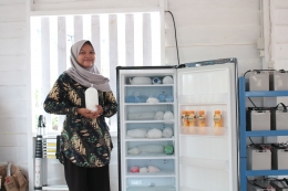 Bikin es batu dari energi surya (dokumentasi pribadi ©Nata)