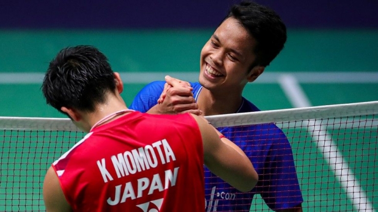 Atnhony Ginting perlu meniru semangat Momota saat Indonesia melawan Malaysia di perempat final Piala Thomas, Jumat (15/10)/bwf/badminton photo