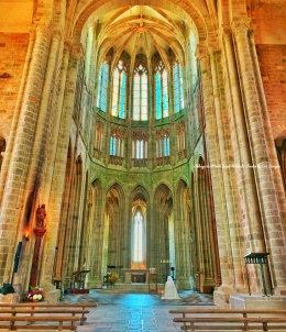 Altar utama biara Mont Saint-Michel | Dokumentasi pribadi