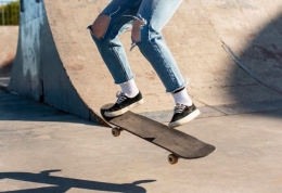 ilustrasi olahraga skateboard (Sumber: freepik.com)