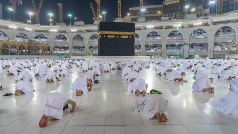 Umrah di masa pandemi| Foto: Reuters, dimuat bbc.com