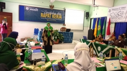Penyampaian materi workshop oleh Ibu Hj. Chusnul Khotimah, M.Ag selaku Pokjawas di lingkungan Kemenag Kota Malang (dokumen pribadi)