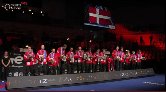 Denmark dan Jepang kebagian medali perunggu Piala Thomas 2021: https://twitter.com/bulutangkisINA