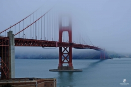 Golden Gate Bridge- San Francisco yang tertutup kabut. Sumber: dokumentasi pribadi