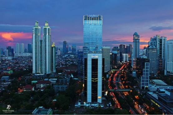 Kepadatan kota yang ikut membebani Jakarta. Sumber: dokumentasi pribadi