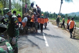 Potret kerja bakti warga dan TNI-Polri di Magelang. Foto: kompas.com/ika fitriana