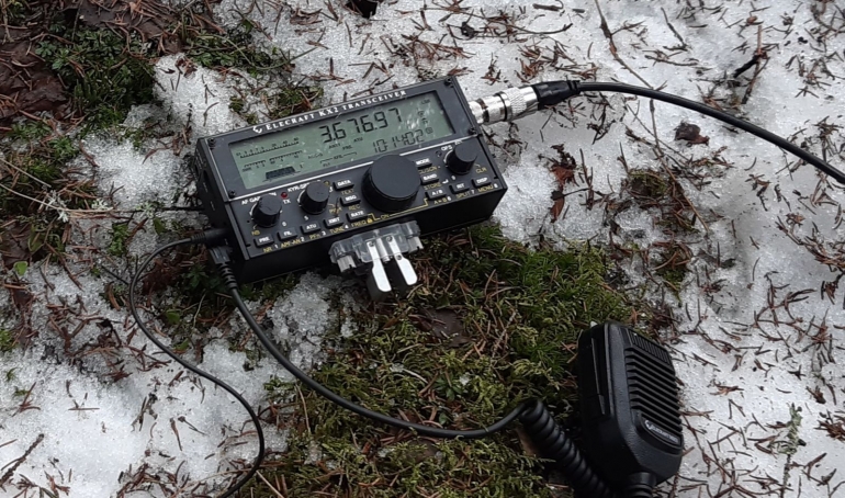 Salah satu peralatan radio yang digunakan untuk CW. Sumber : QRZ.com