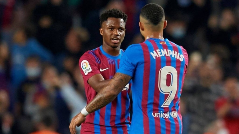 Ansu Fati dan Memphis Depay, mencetak gol saat Barcelona mengalahkan Valencia akhir pekan kemarin/Twitter/@BarcaAurora/sportslumo.com