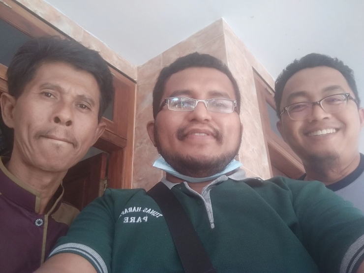 Saya, pak Nasuko (kiri), pak Urip (kanan) (sumber: dokumen pribadi)