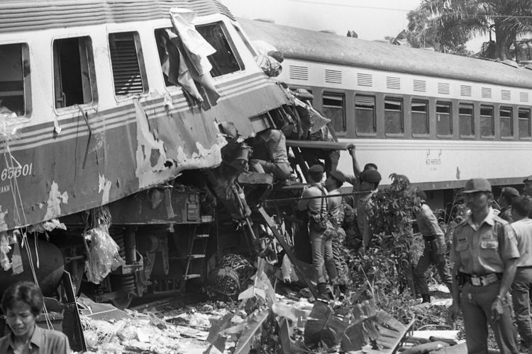 Tragedi Bintaro I. (Foto via Jimmy WP via kompas.com)