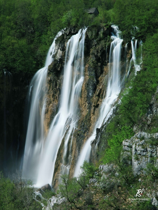 Air Terjun Veliki Slap, air terjun tertinggi di Plitvice. Sumber: dokumentasi pribadi