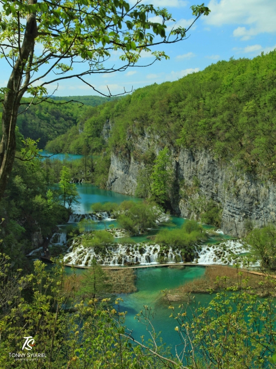 Pesona Plitvice dengan danau dan air terjun. Sumber: dokumentasi pribadi