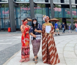 Dua peserta lomba busana Nusantara. Dokumentasi IDN Taiwan. 