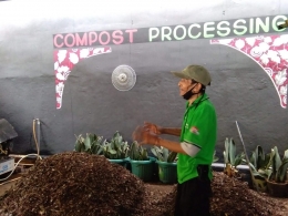 Proses pembuatan kompos dari sampah daun kering, sumber : doc.pribadi