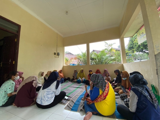 Gambar 6. Follow up lanjutan-Pelatihan produk olahan salak di Collecting house bersama kelompok Wanita Tani Dewi Sri
