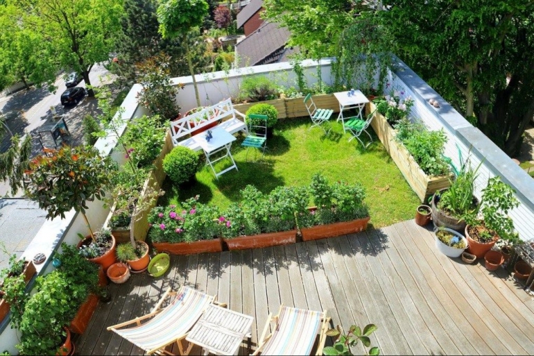 Foto kebun di halaman Rumah, sumber: finegardening.com