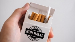 Ilustrasi Rokok Diwajibkan Pakai Label Non Halal & Dijual Terpisah. (Sumber Gambar : iStock diolah peribadi)