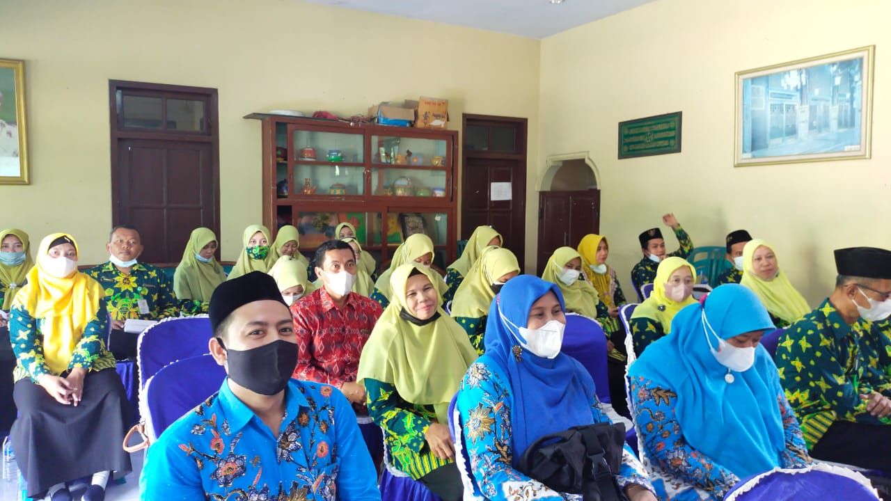 Pembukaan Program PKB Kelompok Kerja Guru Madrasah Ibtidaiyah (KKGMI ...