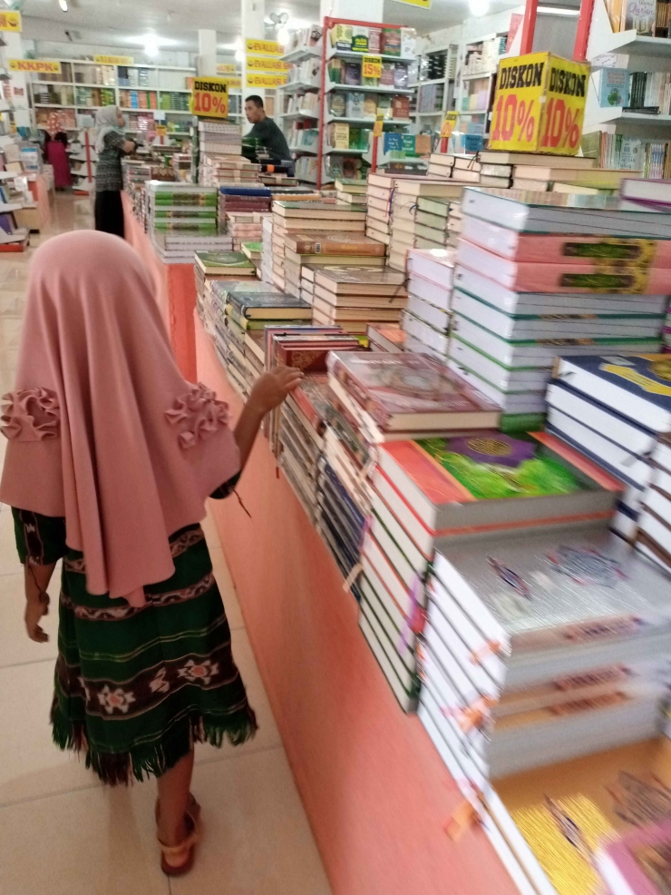 Dok. Pribadi. Toko Buku Erlangga Lombok