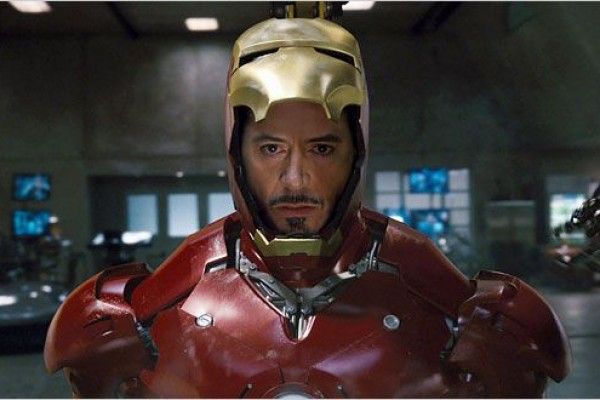 Robert Downey Jr menjadi sosok Iron Man( Source:https://cdn.idntimes.com/)