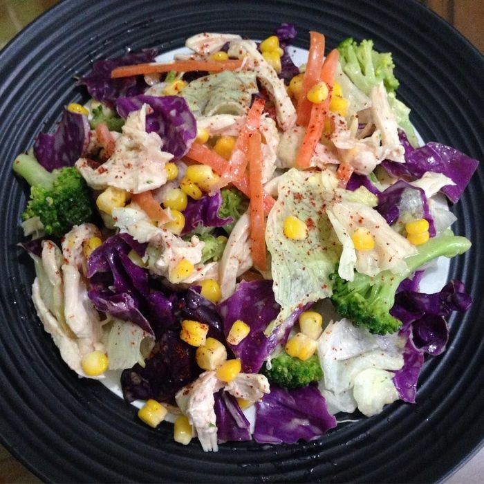 Salad merupakanan makanan yang sehat jika terdiri dari komposisi gizi dan nutrisi yang lengkap. (dokumen courtesy: food.detik.com) 