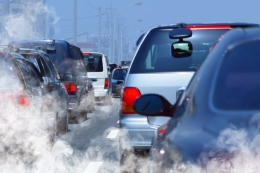 Ilustrasi emisi karbon dioksida yang diproduksi kendaraan berbahan bakar fosil (sumber : kompas.com)