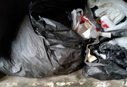 Aneka kantong plastik tersimpan lebih 10 tahun (Foto:ko in)