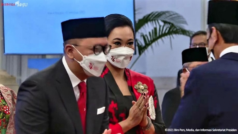 Rosan P. Roeslani mendapat ucapan selamat dari Presiden Jokowi. (Foto: Tangkapan layar Youtube Sekretariat Presiden)