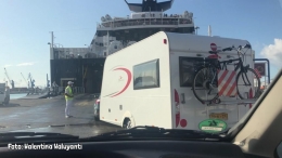 Foto: Caravan yang diangkut ke kapal di pelabuhan Ancona Italia menuju Yunani