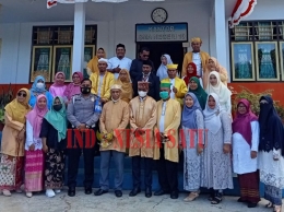 Foto Bersama Usai Upacara Memperingti Hari Sumpah Pemuda di SMA Negeri 10 Kota Tidore Kepulauan/Dokpri