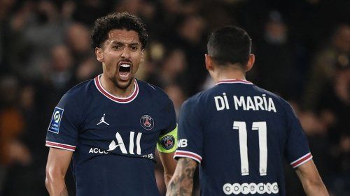 Pemain Paris Saint Germain merayakan gol ke gawang Lille. (via flipboard.com)