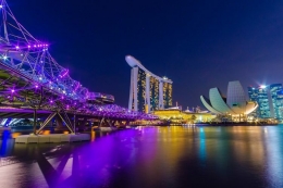 Ilustrasi Singapura di malam hari. (Pixabay.com/Focuszaa via kompas.com)