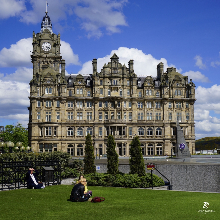 Balmoral Hotel yang sangat terkenal di Edinburgh. Sumber: dokumentasi pribadi