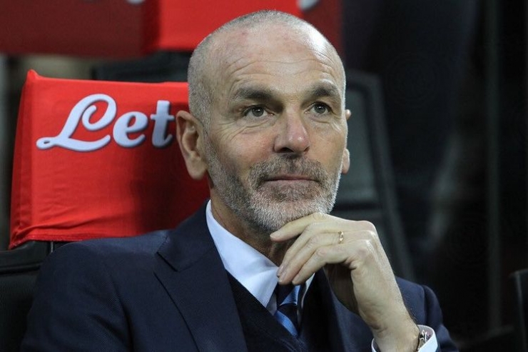 Pelatih AC Milan, Stefano Pioli (sumber : kompas.com)