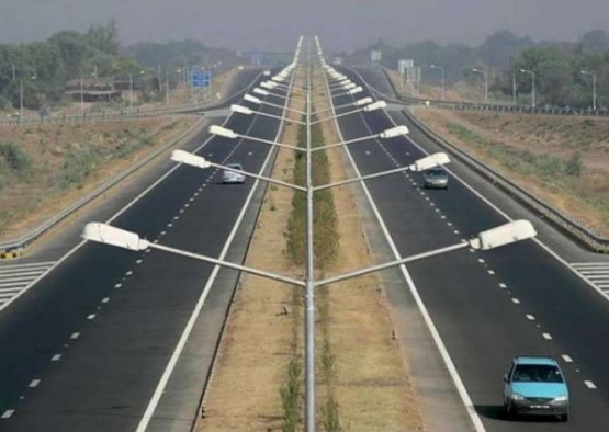 Jalan tol jalur Ahmedabad ke Udaipur. Source image DeshGujarat