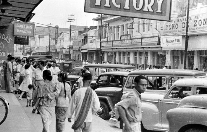 Daerah Pasar Baru jaman dulu (sumber: Wikimedia Commons)