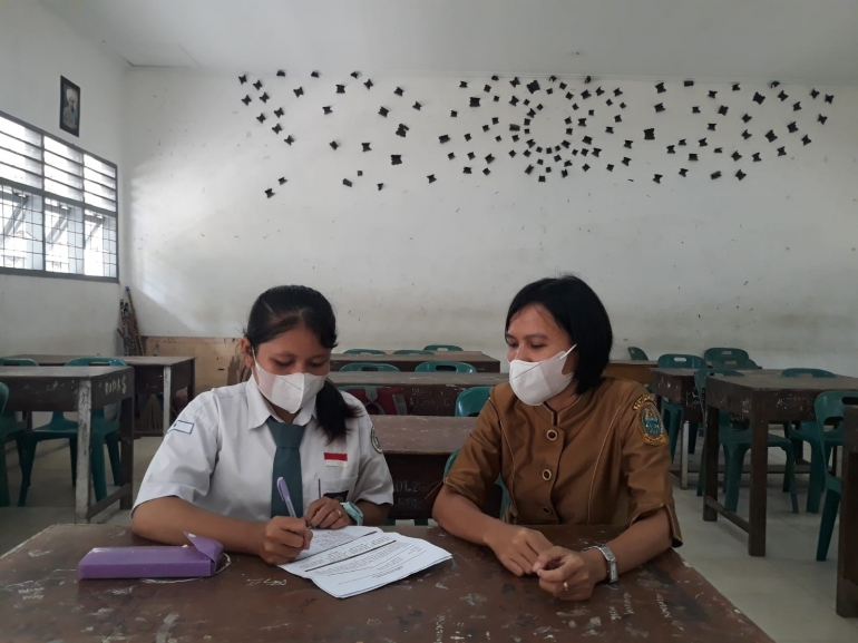 Diskusi kepada siswa