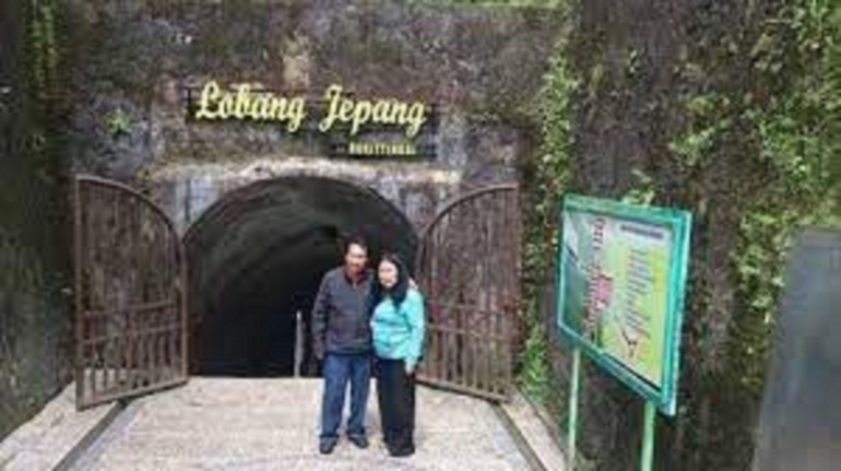 Keterangan foto: Lobang Japang ( lubang Jepang) di Bukittingi  Sumatra Barat / dokumentasi pribadi 