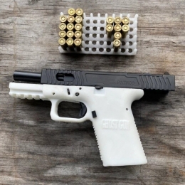 Senapa hantu (ghost gun) berjenis Glock 19 9MM. | Keegan Hamilton via Vice.com