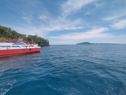 Panorama laut dan pulau di Kep.Sangihe. sumber: dokumen pribadi