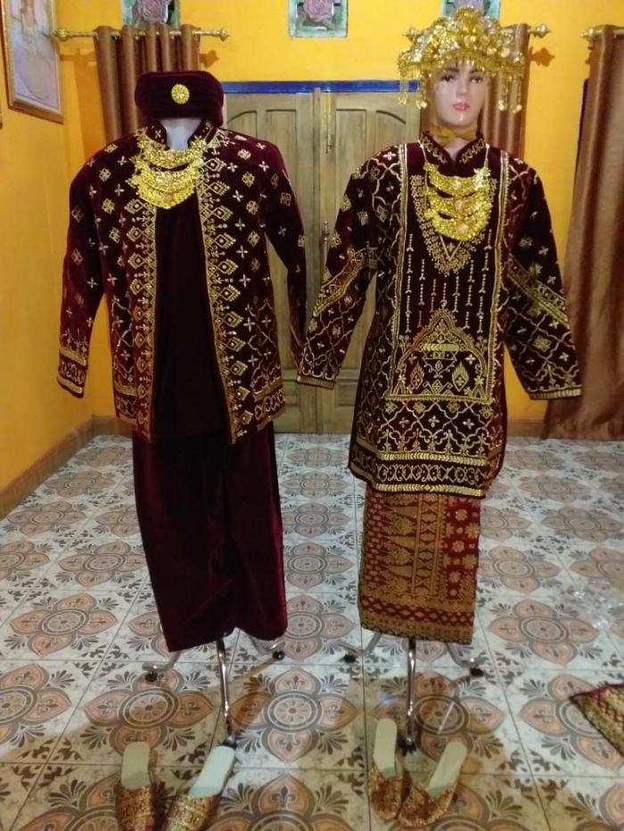 pakaian Adat yang populer terjual/dokpri