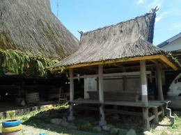 Bangunan lesung di Desa Lingga (Dok. Pribadi)