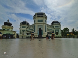 Masjid Raya Medan. Sumber: dokumentasi pribadi