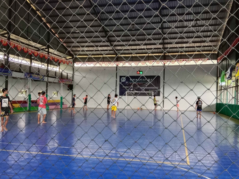 Dok. Pribadi googletag.cmd.push(function() { googletag.display('div-gpt-ad-712092287234656005-411');}); POPULER Mengapa Alat Kelamin Pria disebut "Burung"? Panjang Ceritanya Akhirnya Presiden Joko Widodo Lantik Letjen Dudung Abdurachman Jadi KSAD Kevin "Terlahir Kembali" hingga Sepak Bola Indonesia Kalah Beruntung dari Afghanistan Luka Modric Enggan Dilepas Real Madrid dan Kesempatan Keempat di Piala Dunia 2022 Anggota Terlibat Terorisme, MUI Bergeming!