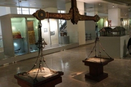 Timbangan dari Kesultanan Banjarmasin di Museum Nasional (Sumber: travel.detik.com)