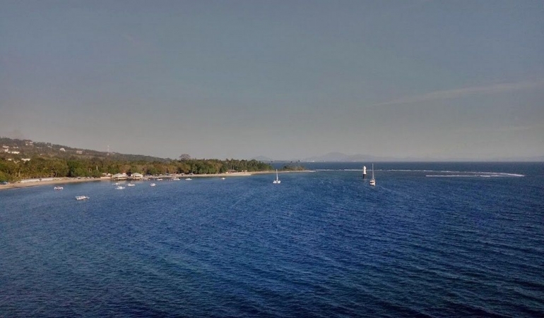 Dermaga apung di Pantai Senggigi, chill out public spot. Dokumentasi pribadi